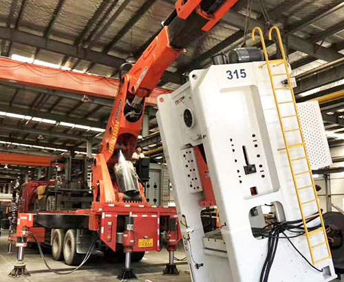 叙永附近随车吊出租，轻松解决运输难题