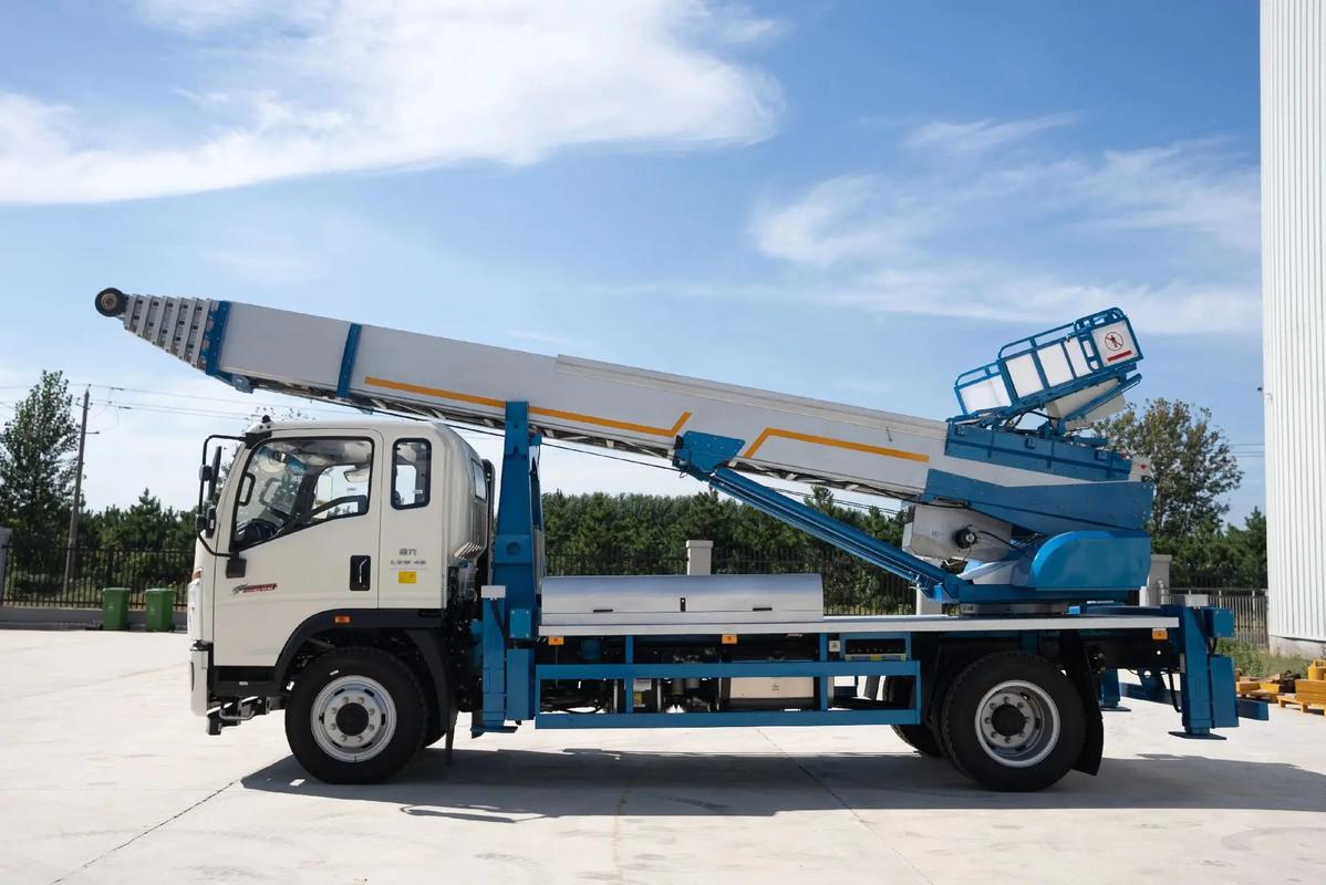 叙永云梯上料车租赁费用