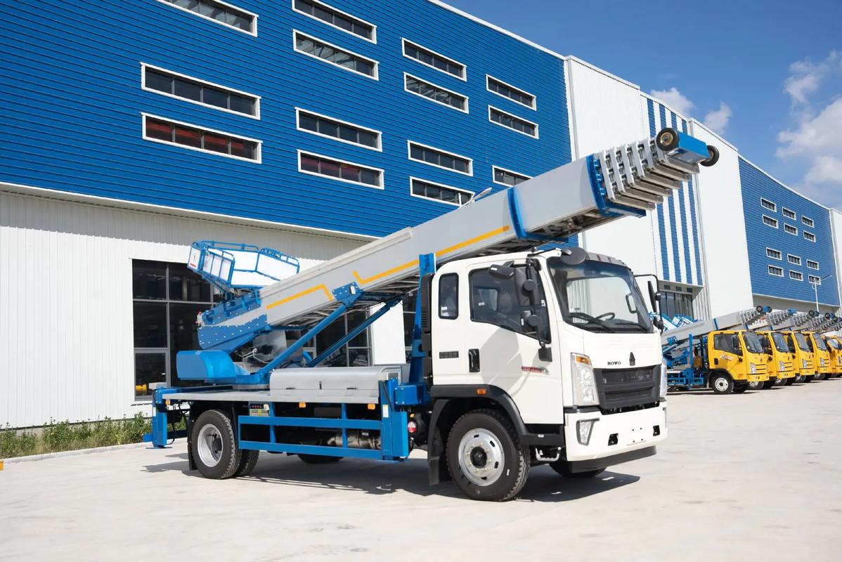 叙永出租云梯车高空作业车 建筑垃圾搬运