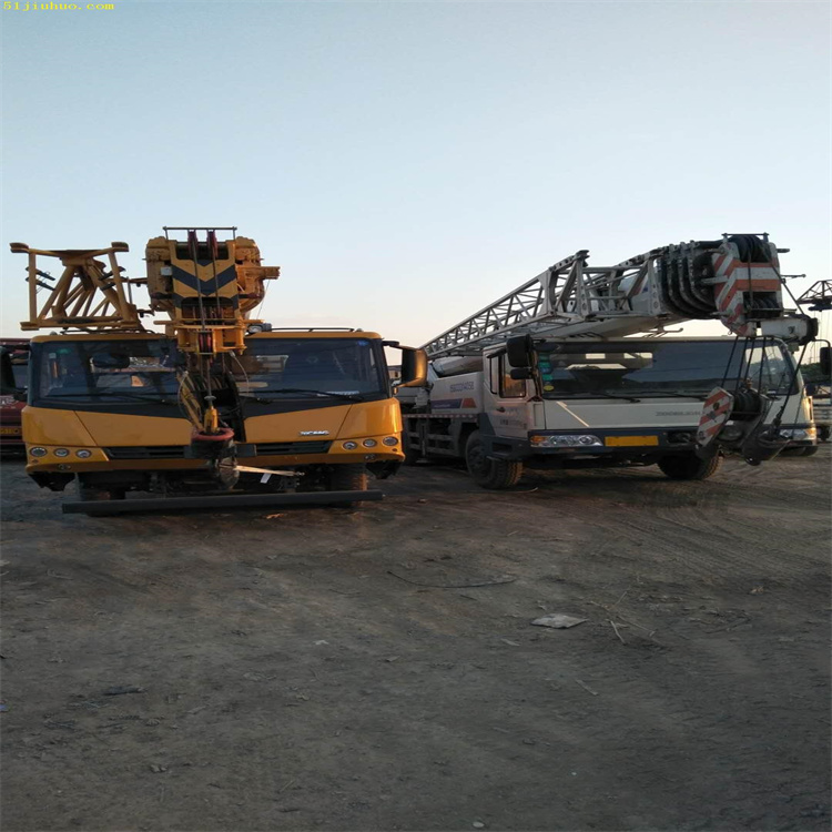 叙永吊车吊挖机正确办法